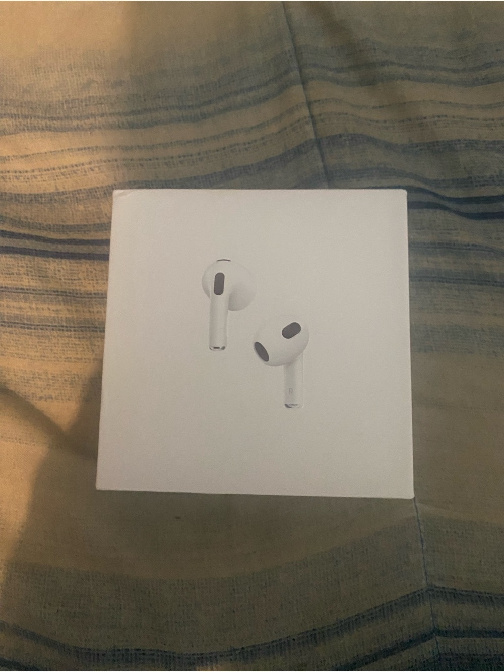 Apple AirPods (3rd Gen) Wireless Earbuds - White